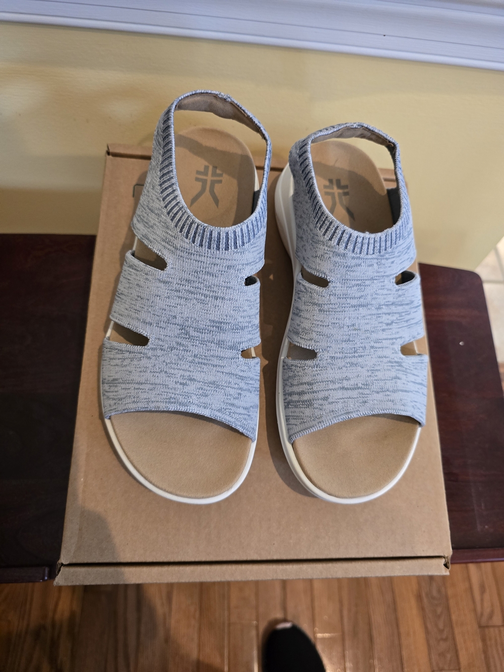 NIB KURU Coda Muse Knot Women's Blue/Grey Knit Slip-On Sandal - Picture 5 of 6